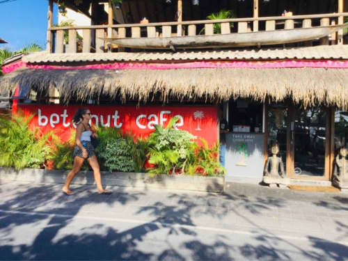 バリ島 チャングー Betelnut Cafe