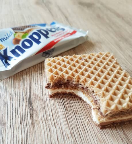 ハンガリー ブダペスト土産 Knoppers Crispy Wafer