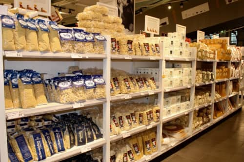 イタリア イータリーのパスタ売り場