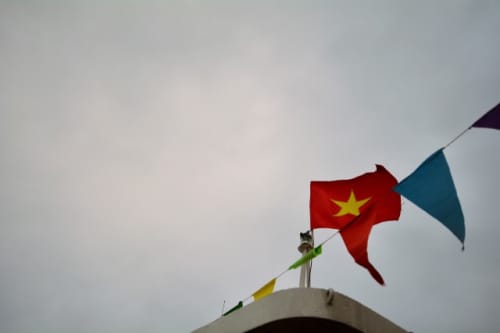 船のベトナムの国旗