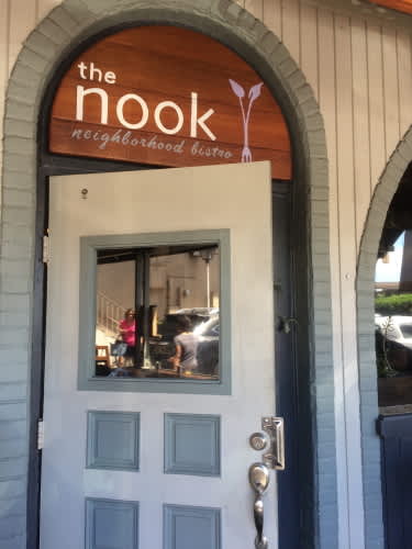 The Nook Neighborhood Bistro外観