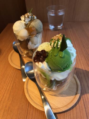 伍町カフェ・抹茶パフェ&ほうじ茶パフェ