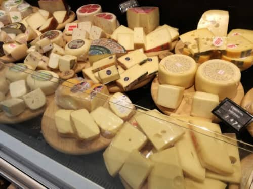 本場イタリアの絶品チーズ 在住者がお土産 持ち帰り 料理情報などご紹介