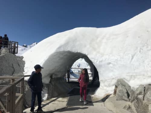エギーユデュミディ 雪のトンネル