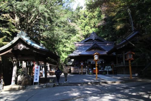 新倉富士浅間神社 拝殿