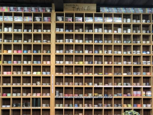 1000種類近くのマスキングテープが陳列
