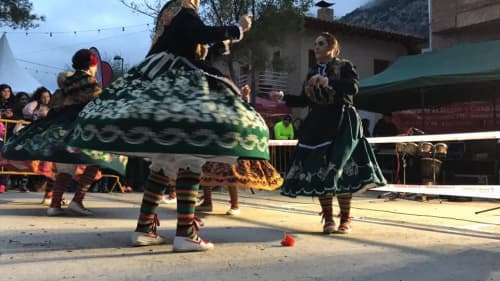 スペインの民族衣装はエリアで違う 在住者が闘牛士に衣装や素敵なショップ レンタル情報も紹介 スペインの民族衣装はエリアで違う 在住者が闘牛士に衣装や素敵なショップ レンタル情報も紹介