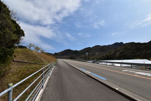 静かな道