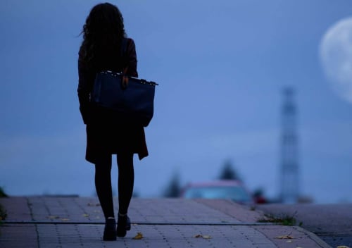 1人の女性