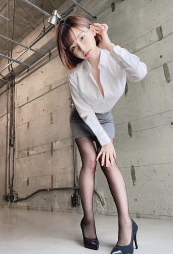 深田えいみ