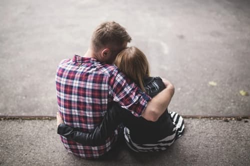 キャバ嬢が解説 危なっかしい女性の特徴とモテる理由 天然なの 計算 キャバ嬢が解説 危なっかしい女性の特徴とモテる理由 天然なの 計算