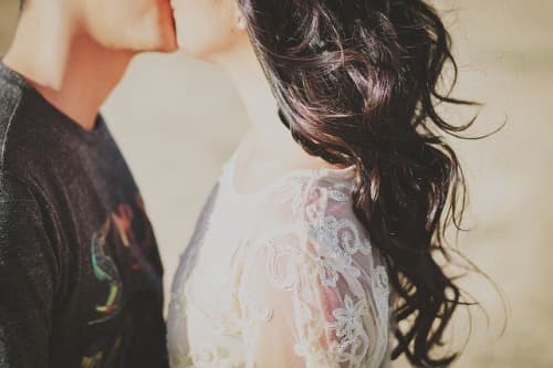 キス 場所