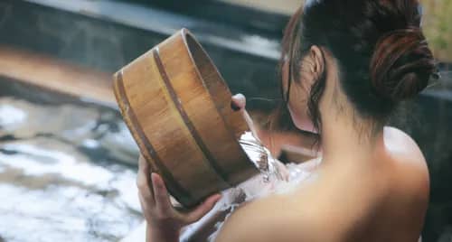 女性2