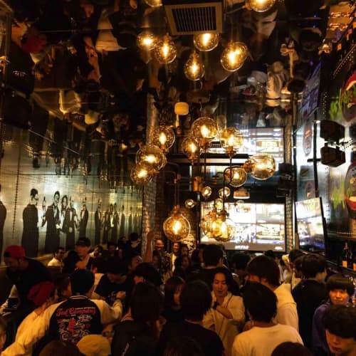 The Public stand 新潟駅前店の店内