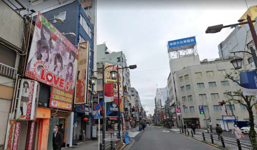 東京の歓楽街・池袋のエロい街並み