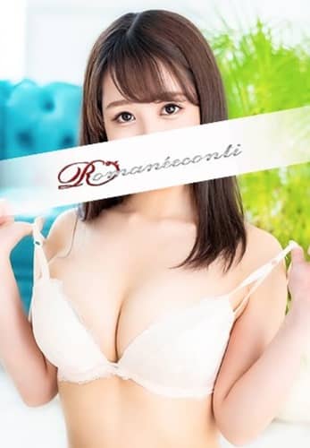 Eカップ巨乳美人