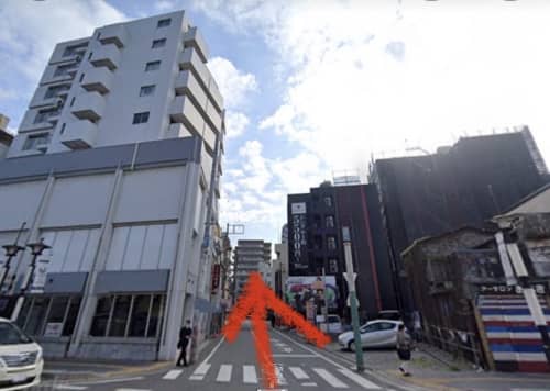 道路前