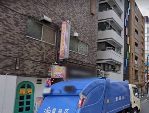 お店の前