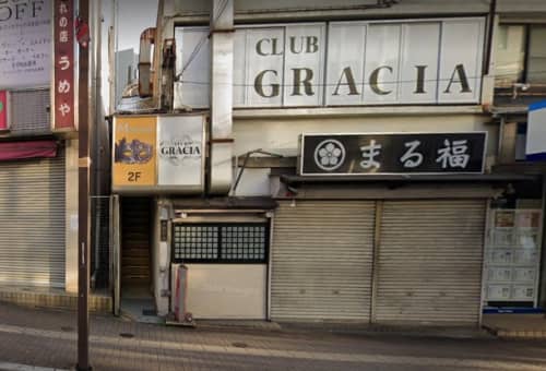 お店の前