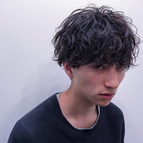 メンズスパイラルパーマのヘアカタログ トレンドのオシャレヘアはこれ