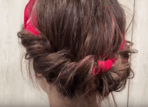 バンダナでヘアアレンジ おしゃれな巻き方 やり方 ショートから