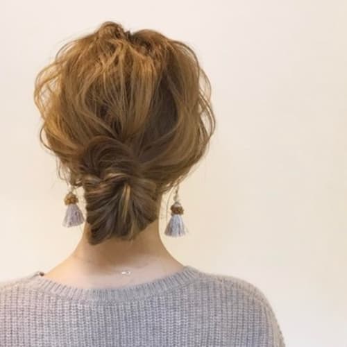 ヘアアレンジを簡単に ボブにおすすめの編み込みやまとめ髪ご紹介