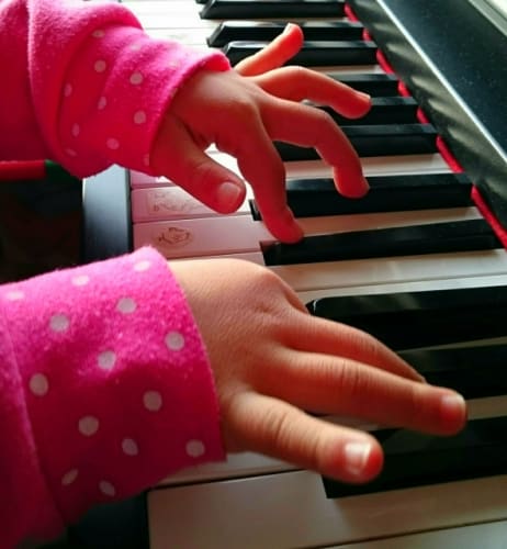 ピアノ 簡単曲まとめ 子供でもアニソンをドレミで弾ける