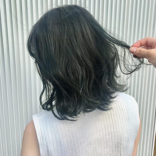 グリーンアッシュのおしゃれなヘアカラー厳選 冬に暗めヘアにしたい女の子必見