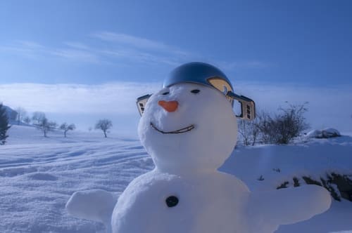 雪遊びの種類まとめ 子供から大人まで楽しめる 定番からマイナー遊びまで