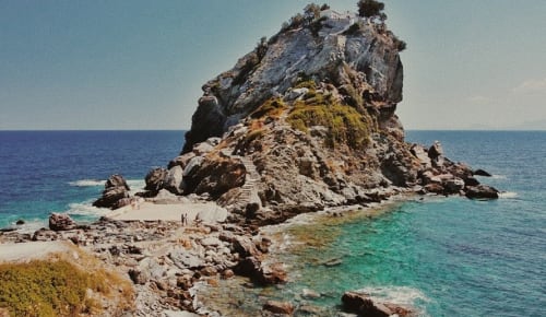 マンマ ミーアの舞台 スコペロス島の観光や行き方 費用まで 19年