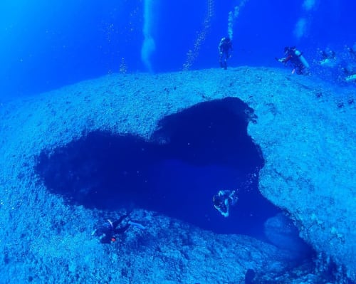 ボルト 内なる 北極圏 グアム 体験 ダイビング ブルー ホール Teitou Jp