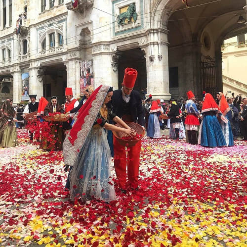 イタリアの民族衣装を地域 時代 身分別に在住者がご紹介 まるで中世にタイムスリップ