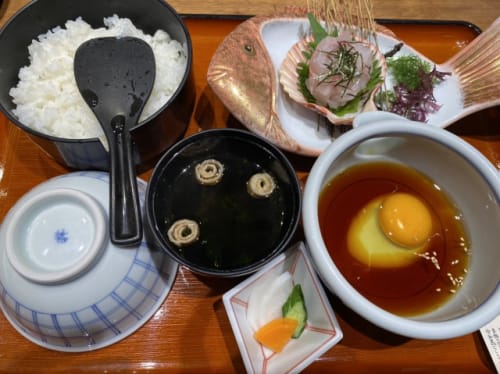 愛媛県松山名物の鯛めし人気店 かどや と 道後麦酒館 を食べ比べ 美味しい鯛めし屋はここだ