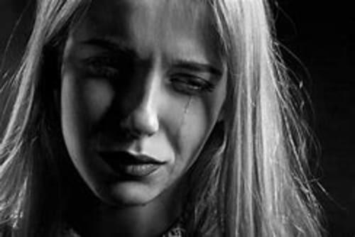 泣ける 遠距離恋愛や片思い中に沁みる歌 グッとくる歌詞も紹介