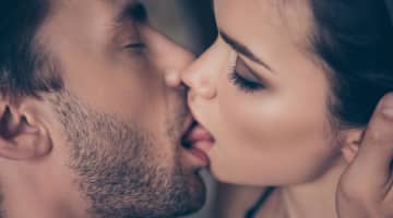 彼氏をメロメロにするディープキスのテクニック5選！練習方法もご紹介♡のサムネイル画像