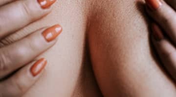 YouTubeで乳首丸出し？おっぱいに興奮するエロ動画7選【2025年最新】のサムネイル画像