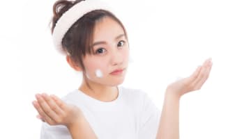 若いのになんで？急増中のほうれい線に悩む20代女性のための原因と対策まとめ！のサムネイル画像