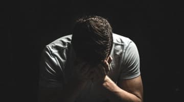 ペニスが腫れる原因とは？性病の可能性も！のサムネイル