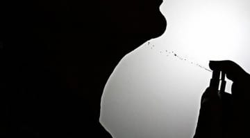 ワキガはセックス前は必ず臭い対策をしろ！臭い女性に男性は勃起なんてしませんのサムネイル画像