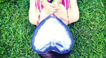 女性が見せる脈アリしぐさ10選！案外アピールはされている！のサムネイル画像