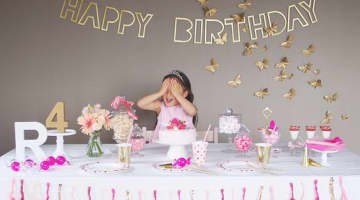 【手作り】お誕生日テーブル飾りつけアイデア15選！プチプラでおしゃれに！のサムネイル画像