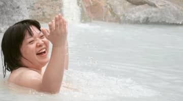 【エロ画像】女芸人オカリナが実は超絶エロかった？正体を暴く！のサムネイル画像