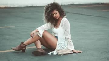 ブーツを履いてエロさ倍増！エロいブーツのコーディネイトとブーツエッチの体験談！のサムネイル画像