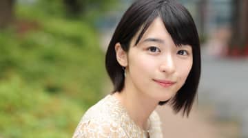 鳴海唯のおっぱいがエロすぎる！乳首・水着画像が流出！【2025年最新】のサムネイル画像