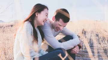 添い寝する男友達の本音って？下心あるに決まってる！？のサムネイル画像