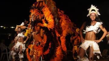 【動画あり】ブラジルのサンバでセックスやり放題？魅惑的な腰振りダンスに勃起不可避！のサムネイル画像