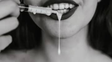 精子の味が苦くない時って?精子の味を変える食べ物と生活習慣！のサムネイル画像
