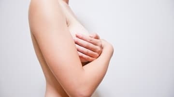 乳首の乾燥は病気？それとも外の刺激を受けているから？防ぐ方法やクリームをご紹介♡のサムネイル