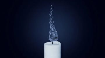 蝋燭責めって気持ちいいの？熱くない？やり方やポイントを伝授！のサムネイル画像