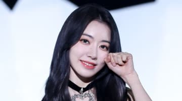 SAKURA(宮脇咲良) のおっぱいがエロすぎる！乳首・水着・エロが流出！【2025年最新】のサムネイル画像